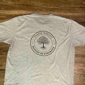 Men’s grey T shirt